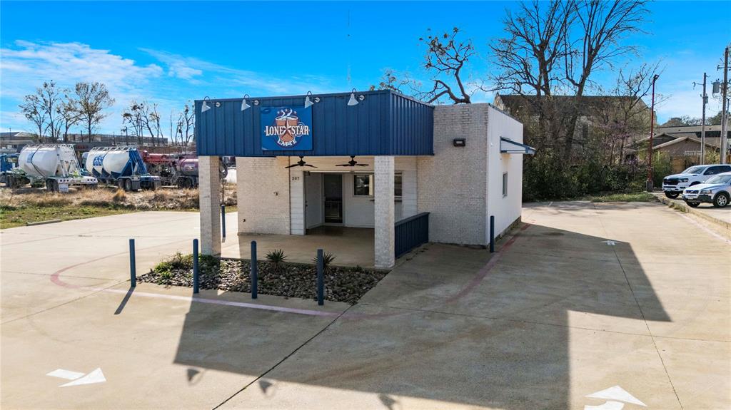 207 N Henderso Boulevard Property Photo 27