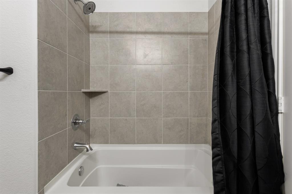 908 Madeline Lane Property Photo 25