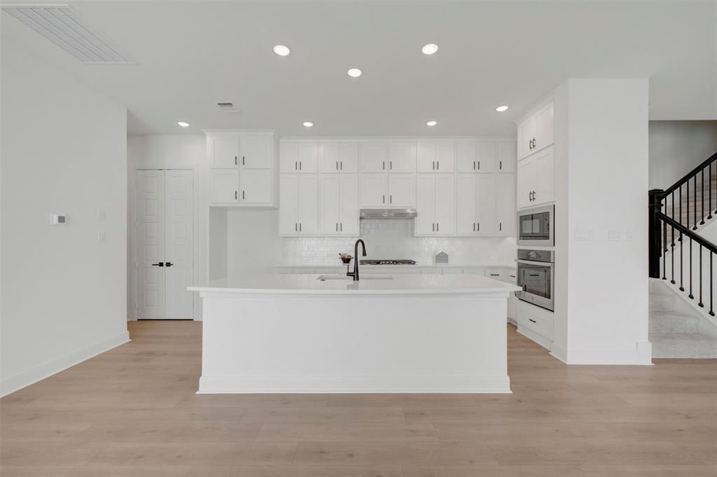 1506 Roundup Way Property Photo 4