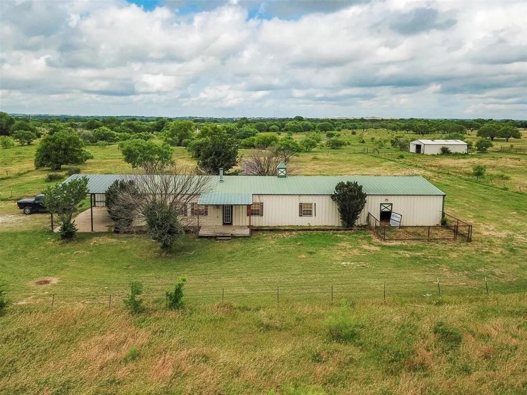 13630 N County Line Road Property Photo 1