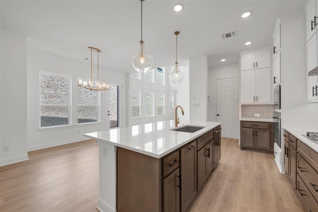 1510 Roundup Way Property Photo 6