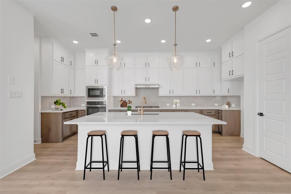 1510 Roundup Way Property Photo 8