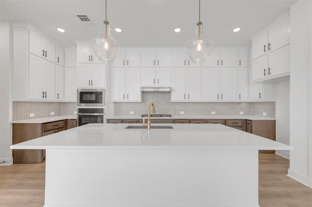 1510 Roundup Way Property Photo 9