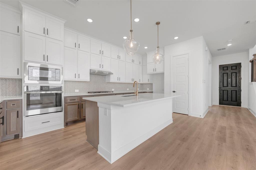 1510 Roundup Way Property Photo 11