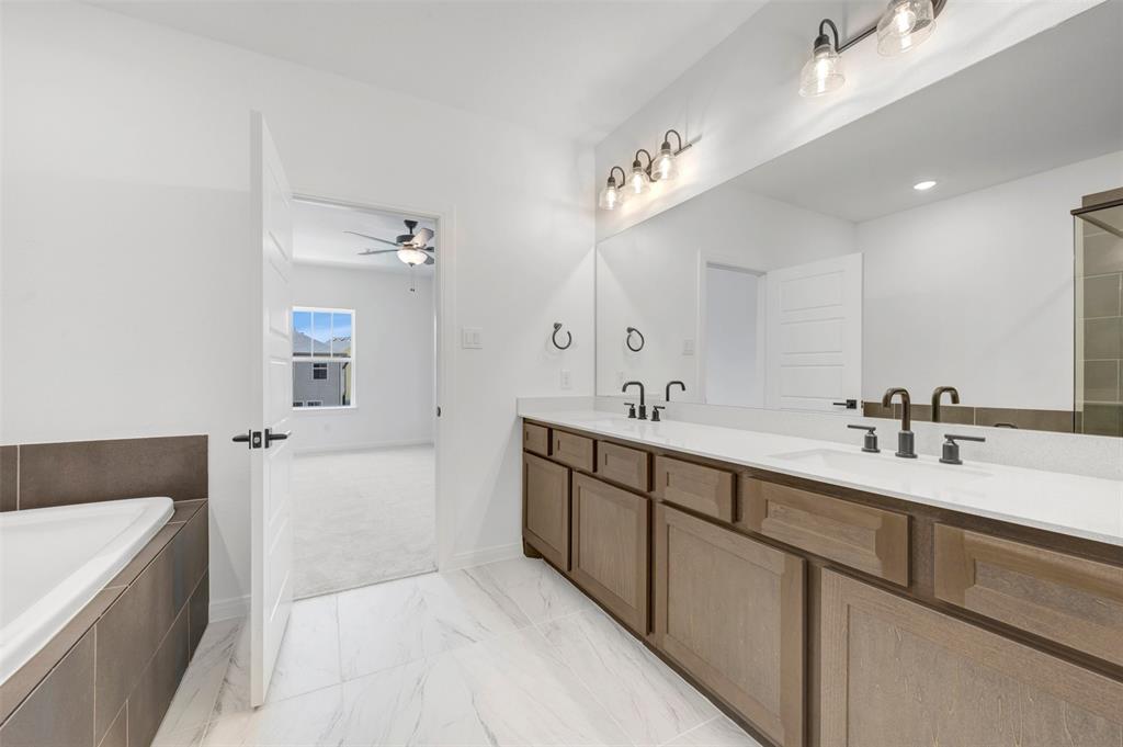 1510 Roundup Way Property Photo 27