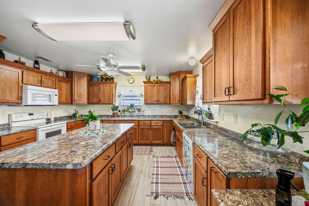 4379 County Road 4804 Property Photo 15