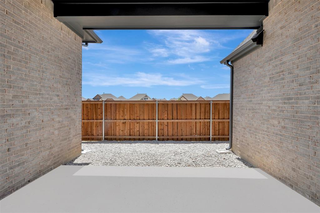 4725 Boyds Branch Drive Property Photo 2