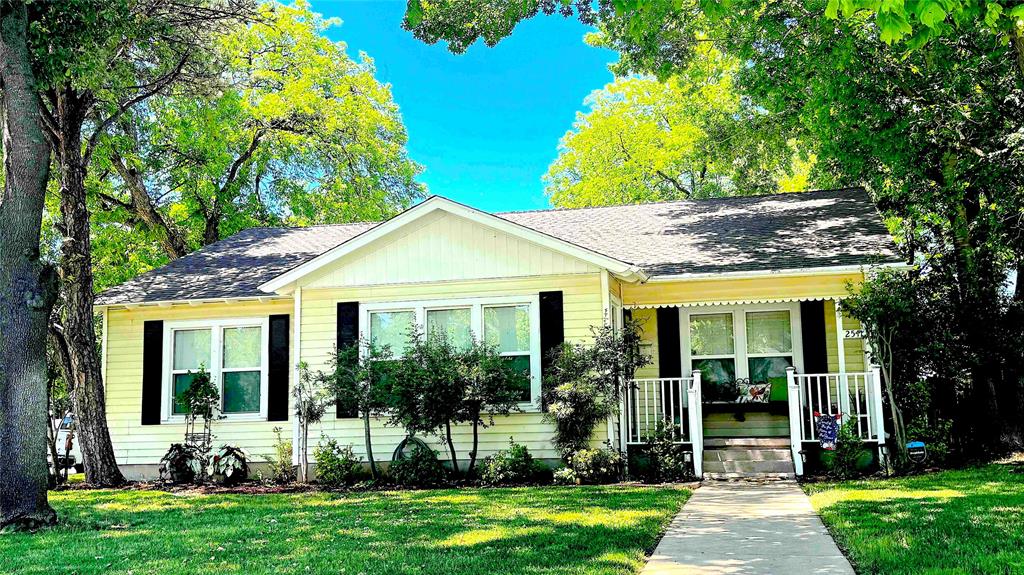 2511 Greenway Drive Property Photo 1