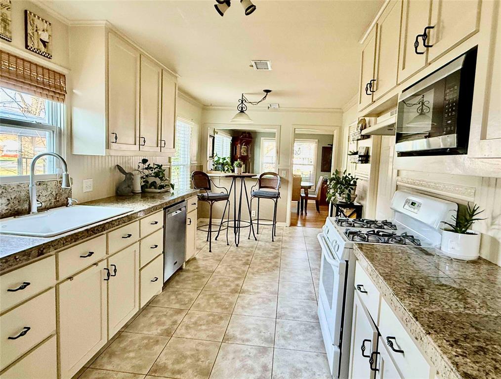 2511 Greenway Drive Property Photo 6