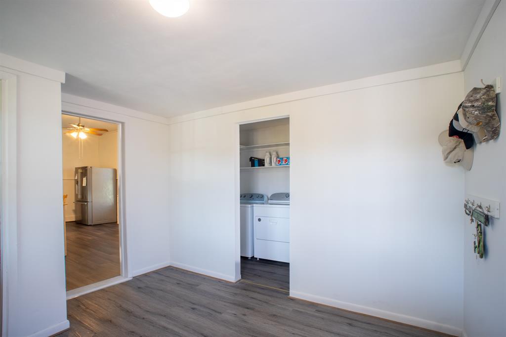 108 S Avenue C Property Photo 7