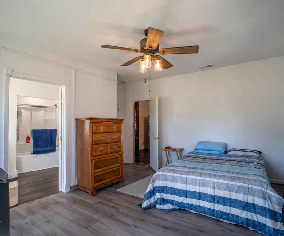 108 S Avenue C Property Photo 16