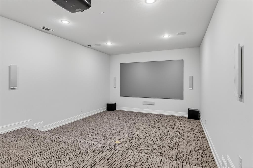 658 Louise Drive Property Photo 25