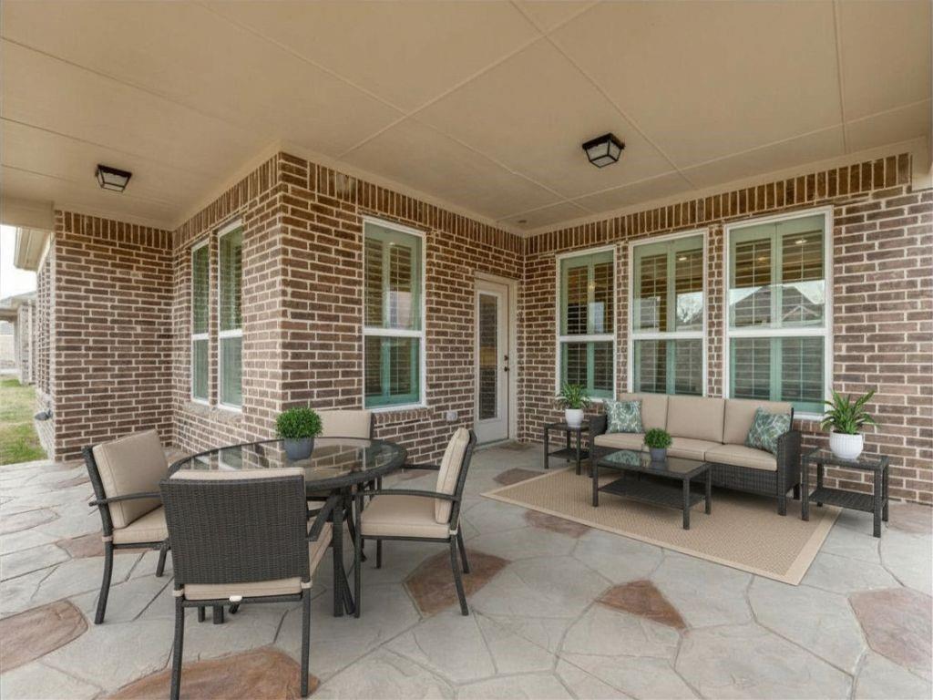 308 Sleepy Willow Lane Property Photo 5