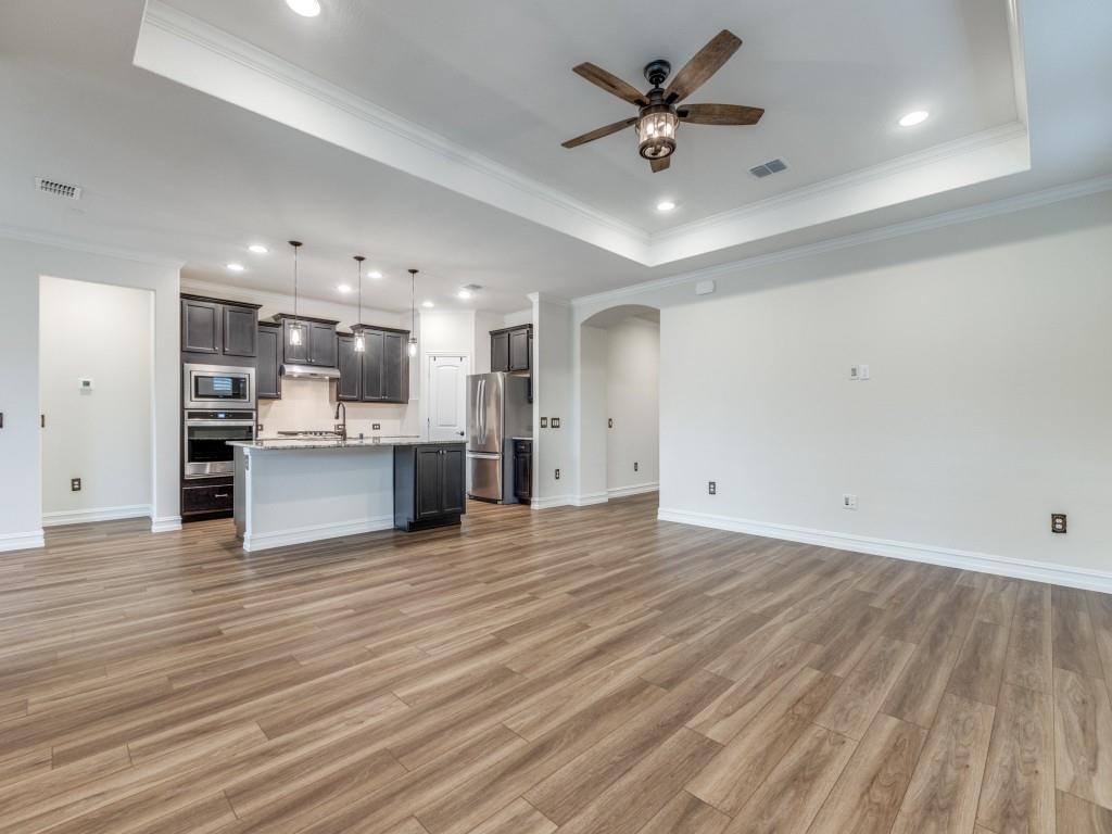 308 Sleepy Willow Lane Property Photo 14