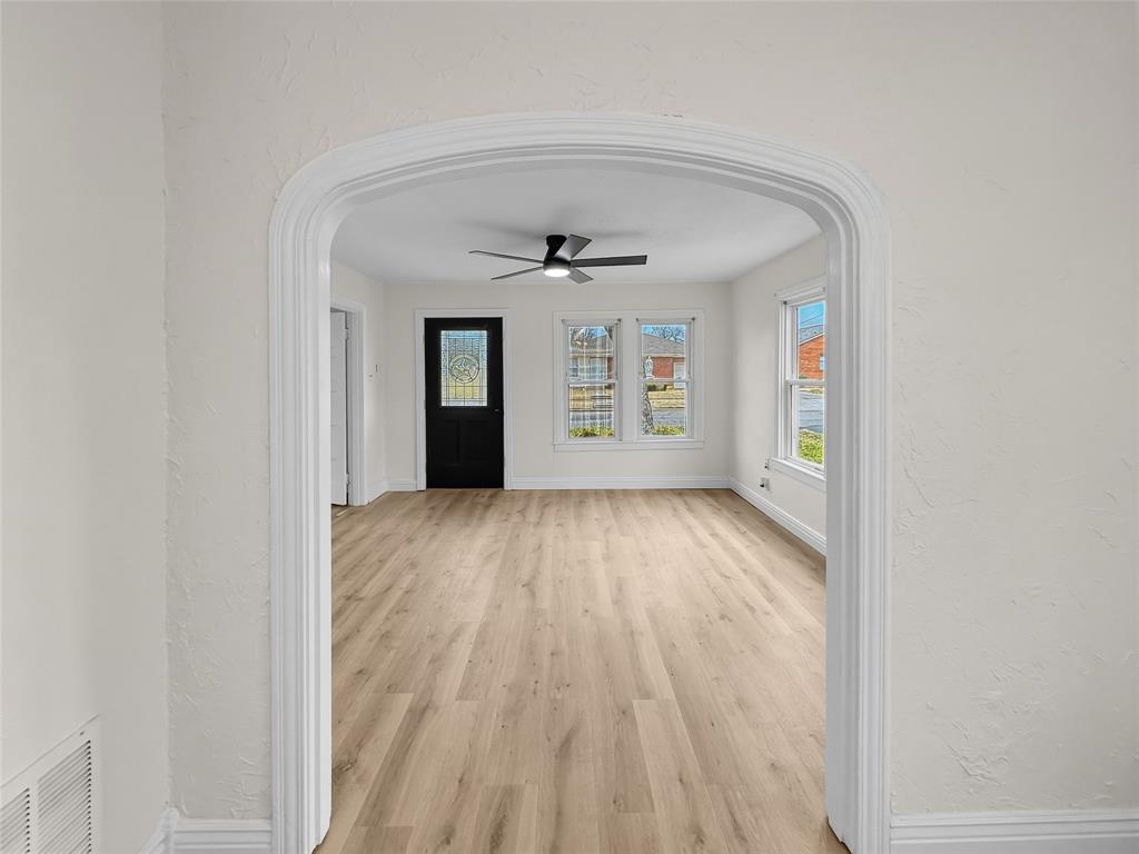 304 Texas Street Property Photo 6