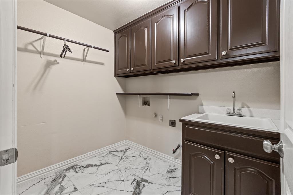 2308 Megan Way Property Photo 12