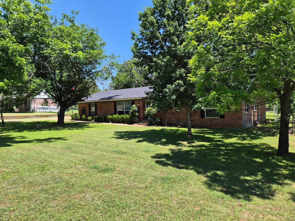 208 Yucca Drive Property Photo 1