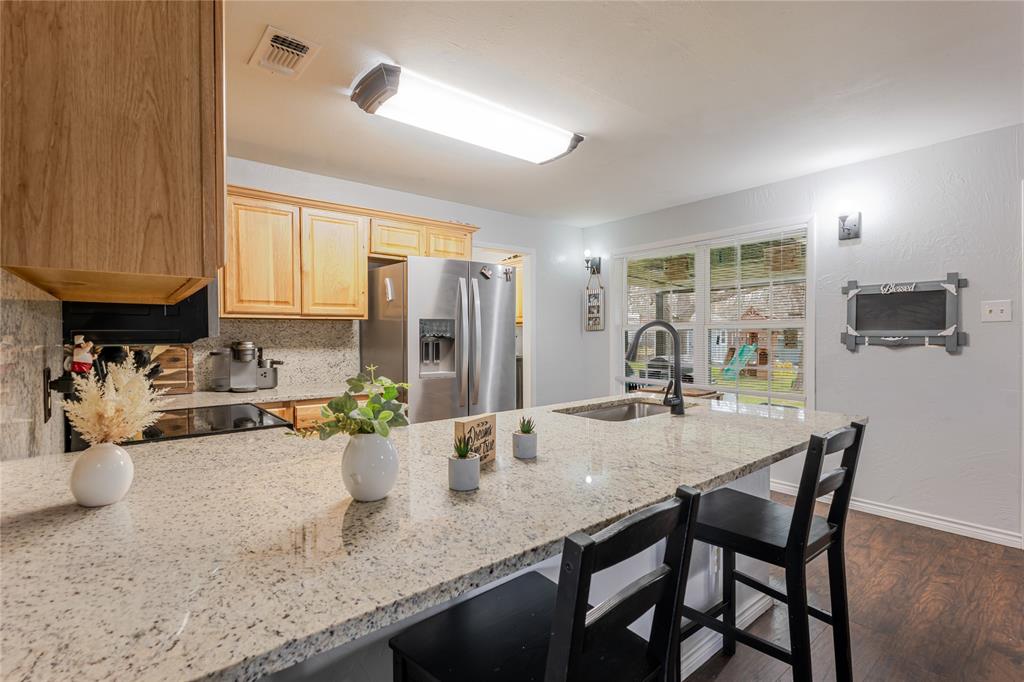 208 Yucca Drive Property Photo 6