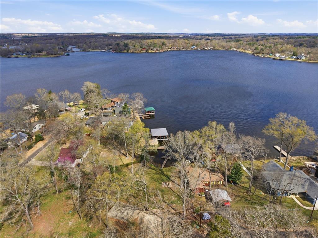 329 Callender Lake Drive Property Photo 6