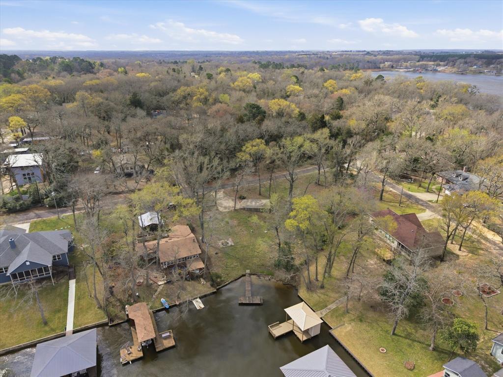 329 Callender Lake Drive Property Photo 14