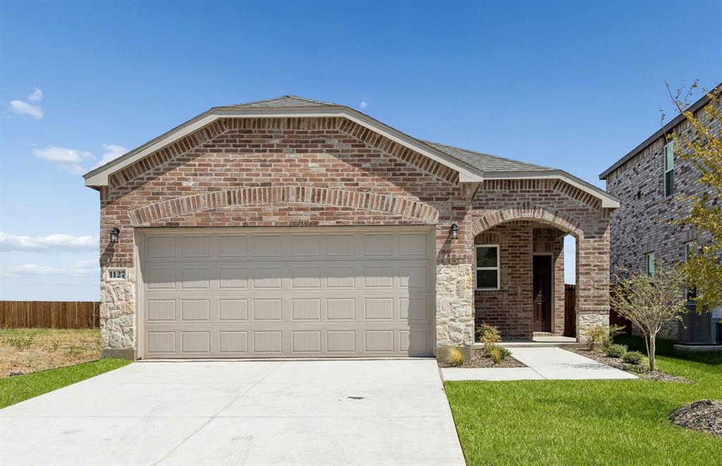 1127 Loch Way Property Photo 1
