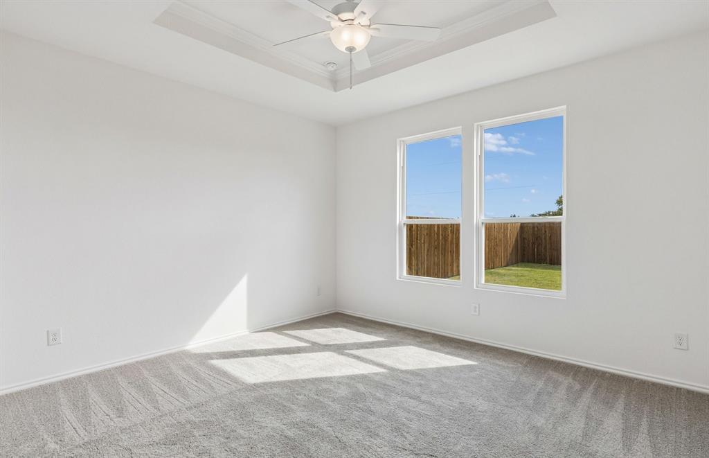 1127 Loch Way Property Photo 8