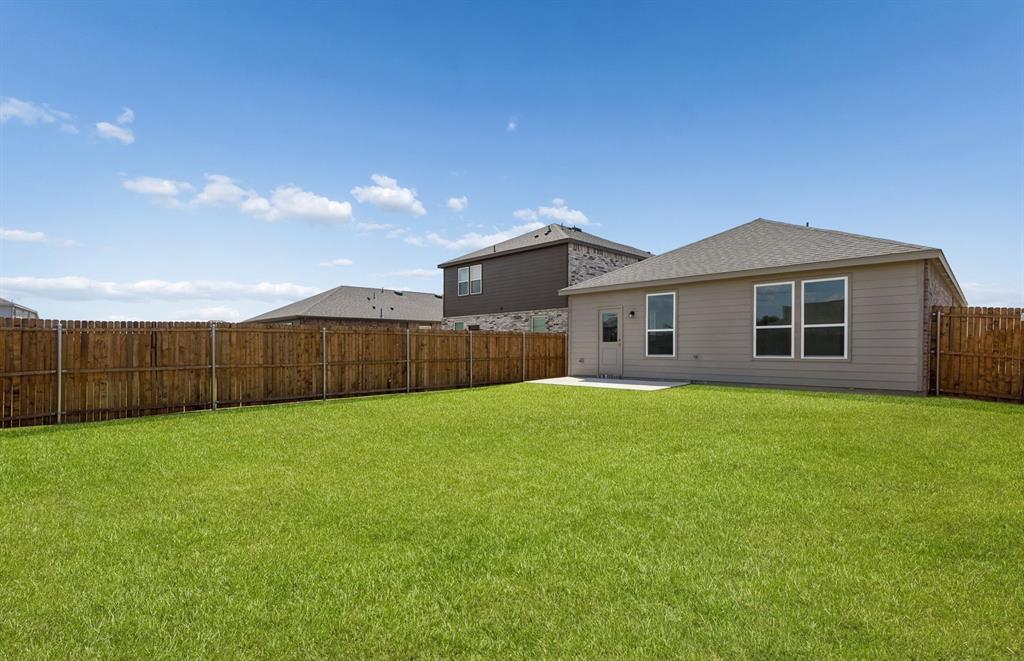 1127 Loch Way Property Photo 16