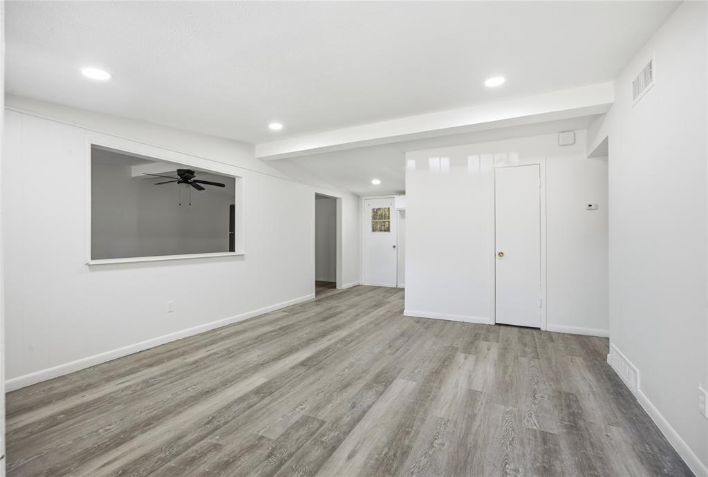 612 Henderson Circle Property Photo 1