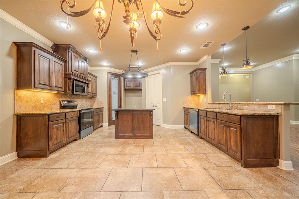 2114 W Hawkins Parkway Property Photo 8