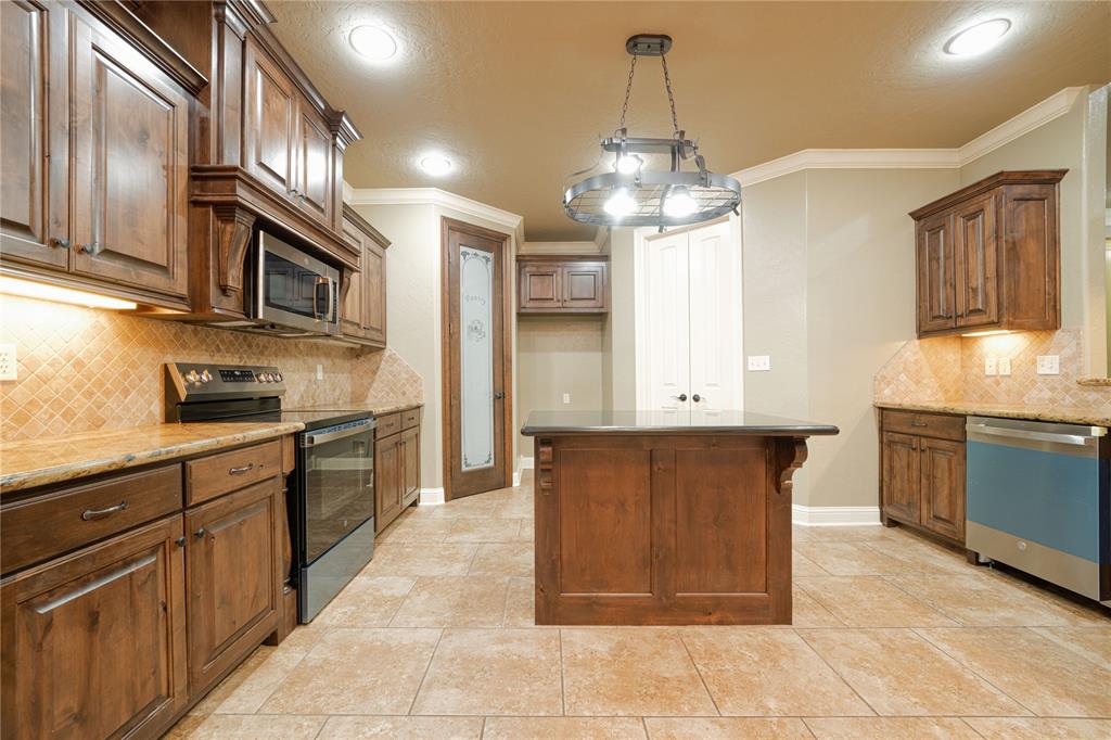 2114 W Hawkins Parkway Property Photo 9