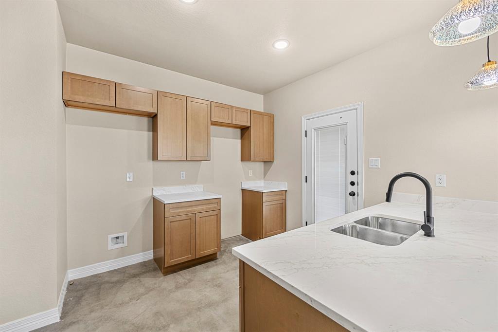 1315 Lone Pine Way Property Photo 13