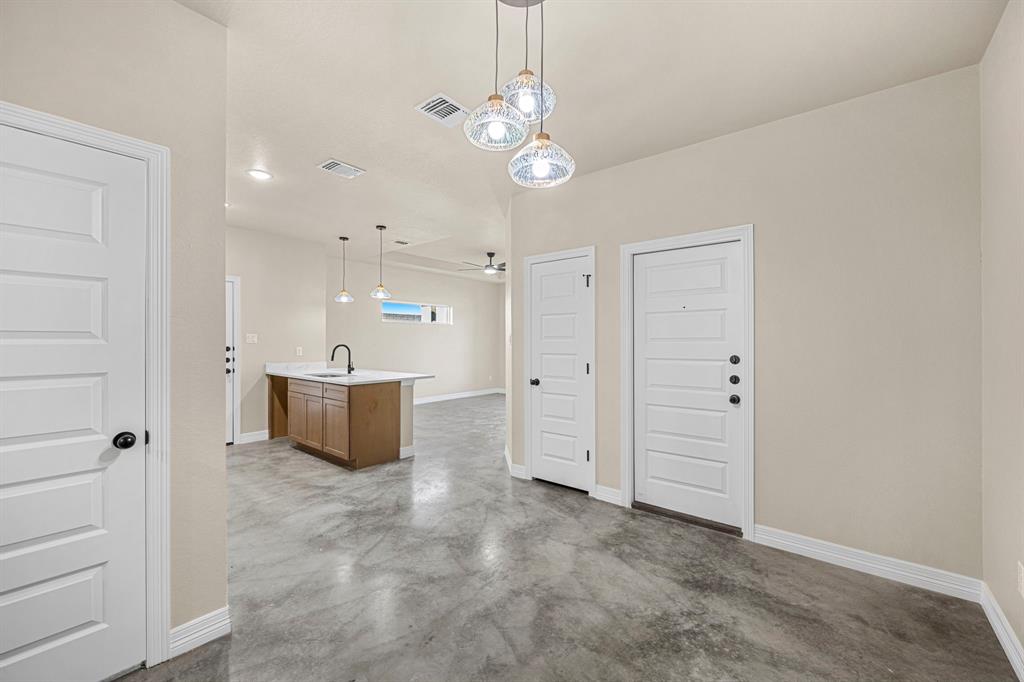 1315 Lone Pine Way Property Photo 16