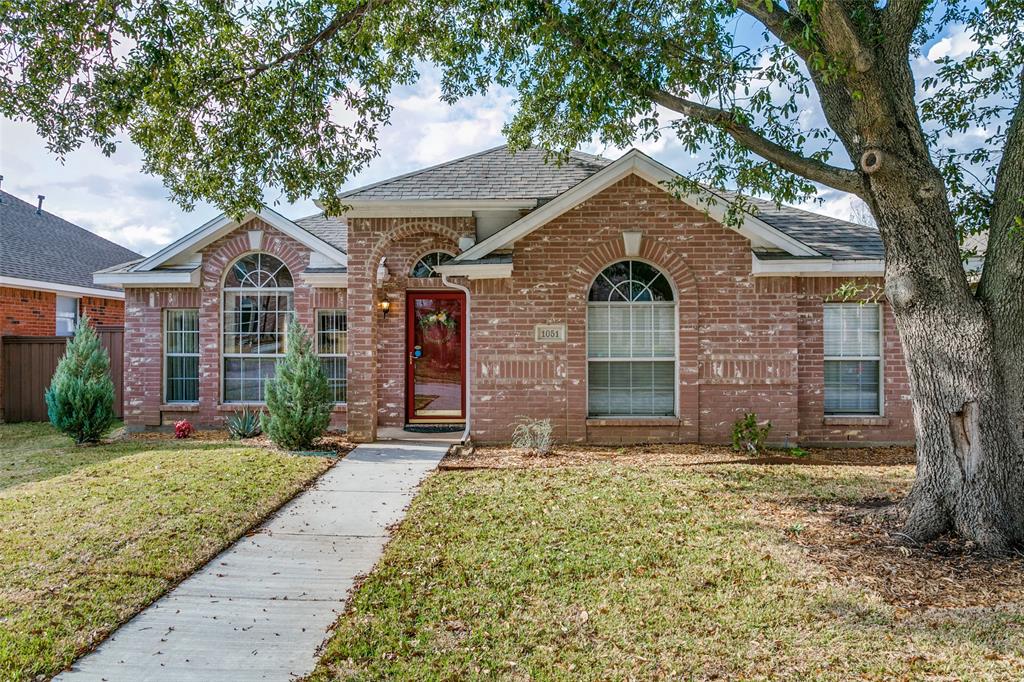 1051 Summit Park Property Photo 1