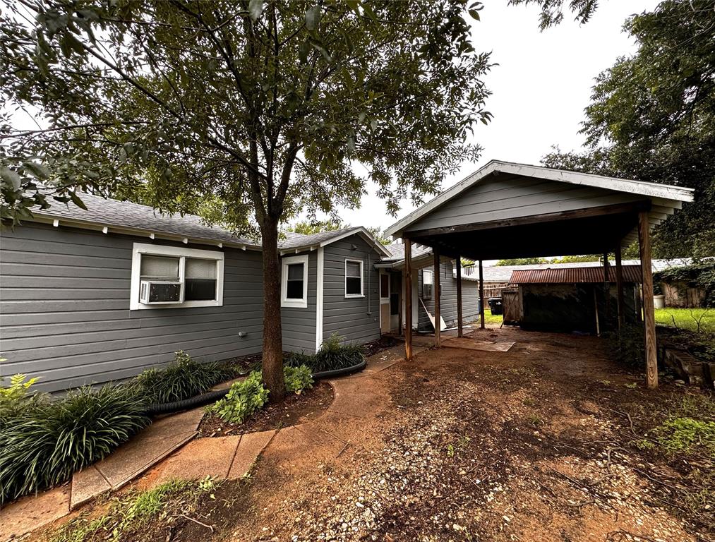 2931 S Barrett Avenue Property Photo 3