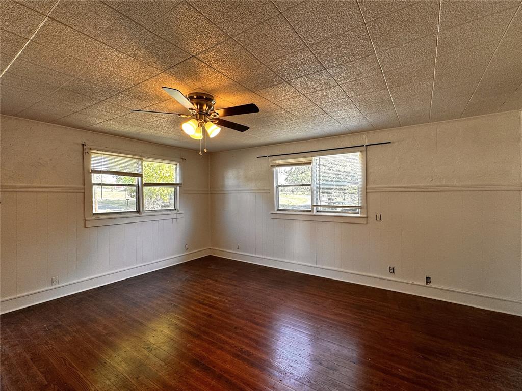 2931 S Barrett Avenue Property Photo 4