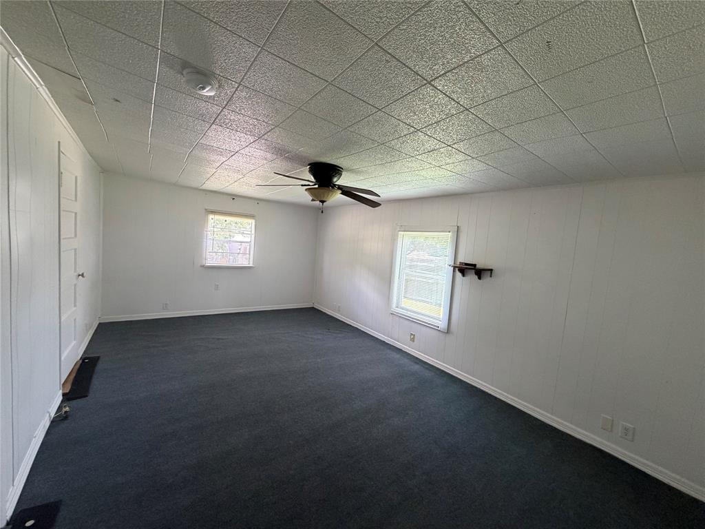 2931 S Barrett Avenue Property Photo 9