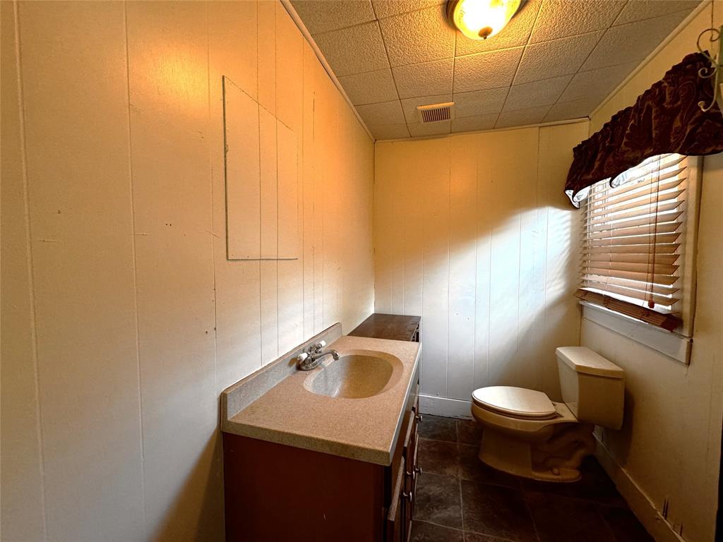 2931 S Barrett Avenue Property Photo 11
