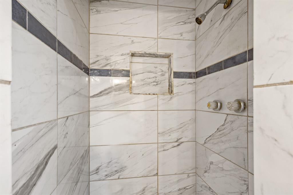338 N County Road 3010 Property Photo 18