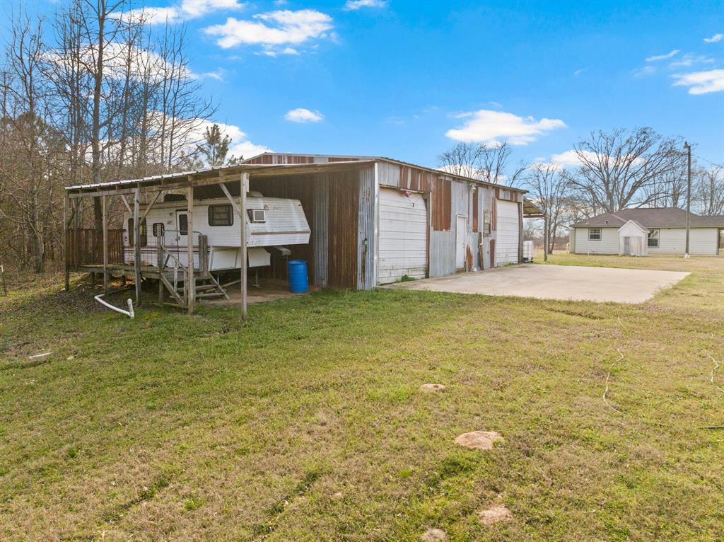 338 N County Road 3010 Property Photo 27