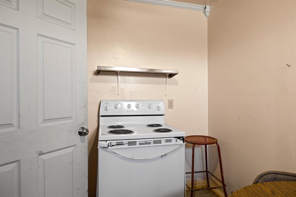 338 N County Road 3010 Property Photo 31