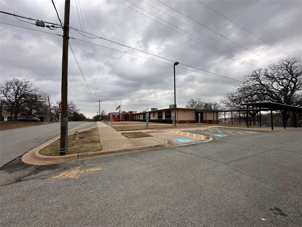 621 E Munson Street Property Photo 8