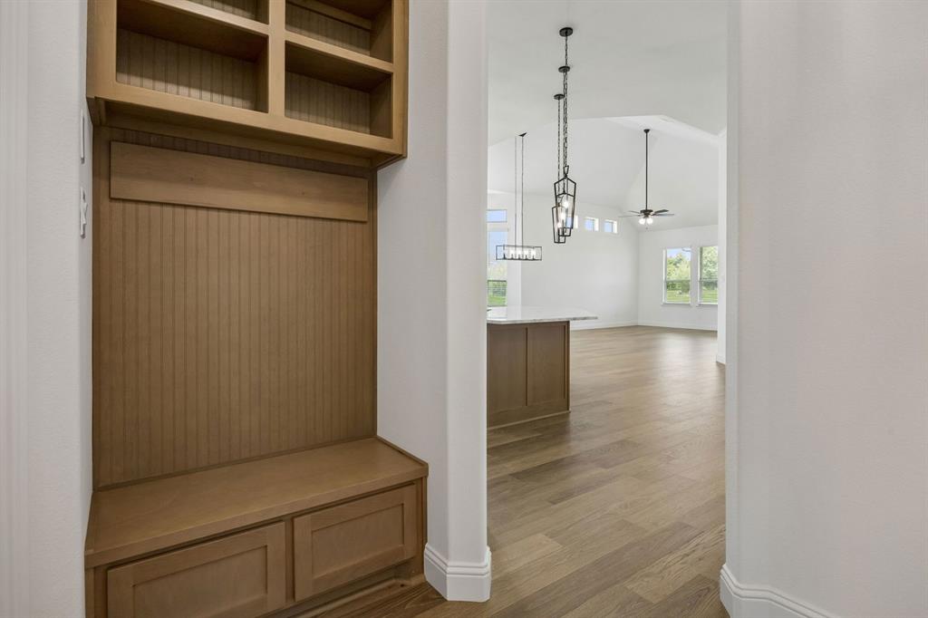 5013 Valley View Drive Property Photo 7