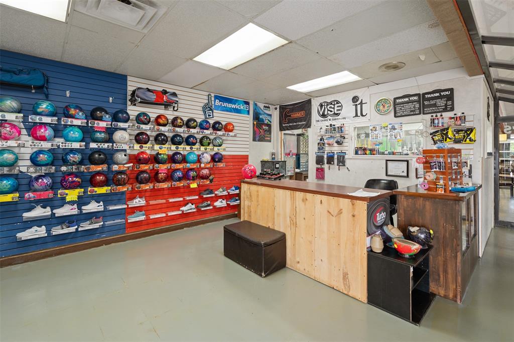 900 W Corsicana Street Property Photo 3