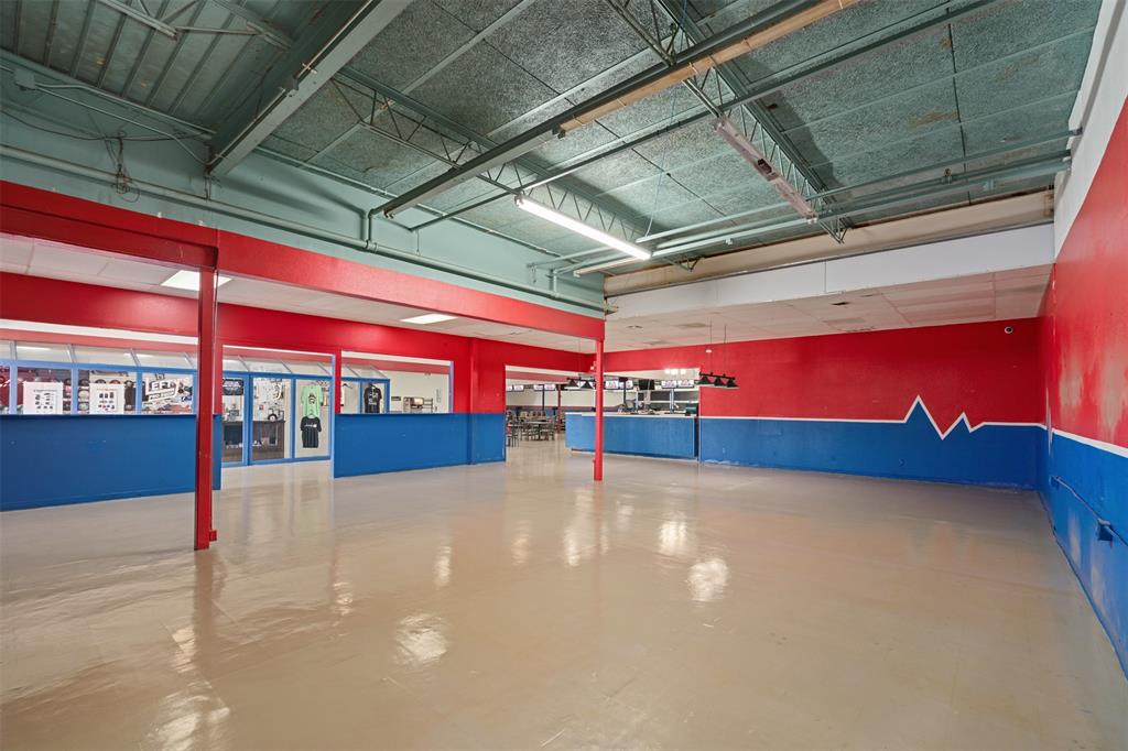 900 W Corsicana Street Property Photo 4