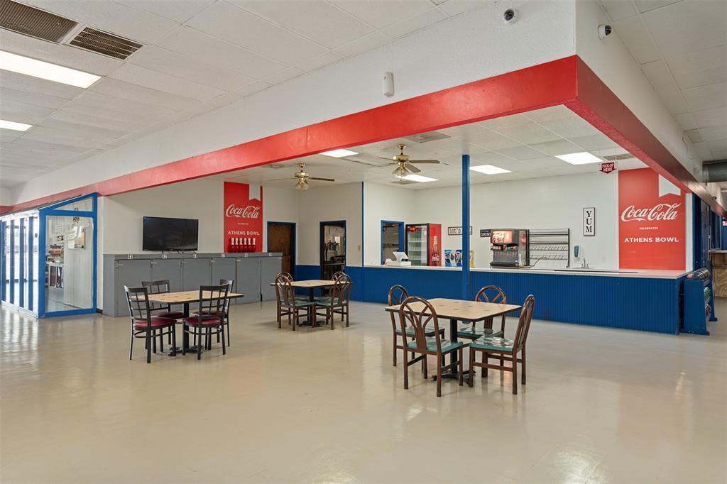 900 W Corsicana Street Property Photo 6