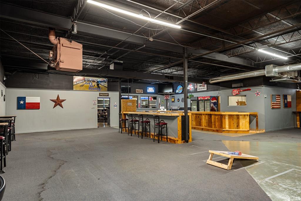 900 W Corsicana Street Property Photo 12