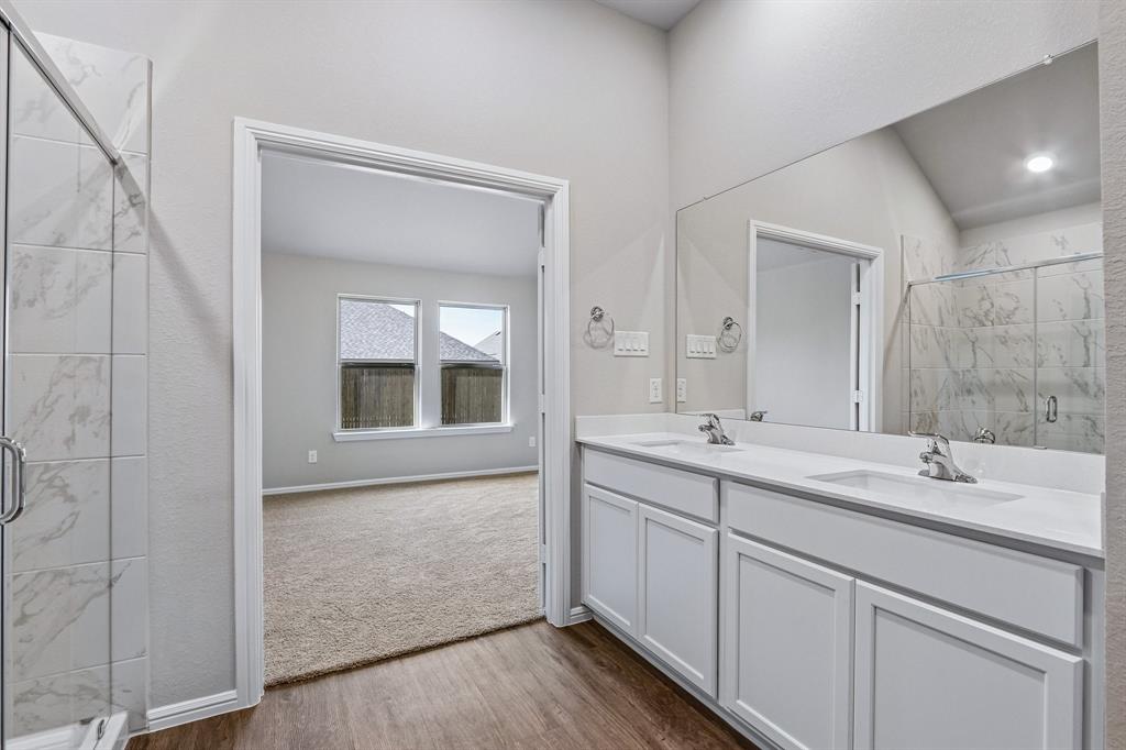 3300 Royal Forest Drive Property Photo 5