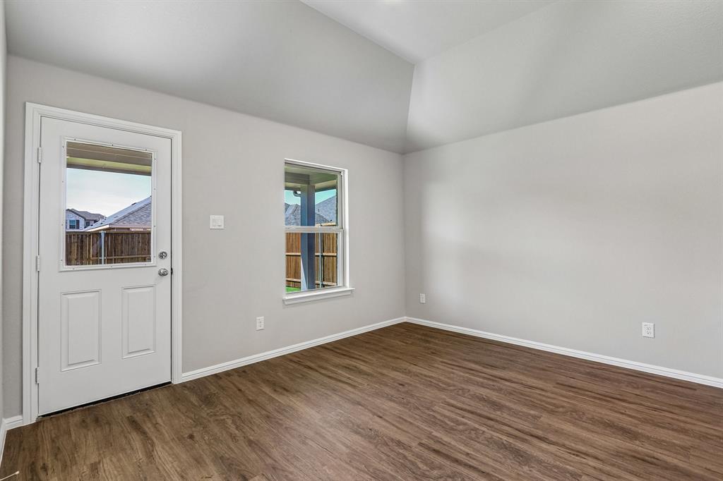 3300 Royal Forest Drive Property Photo 6