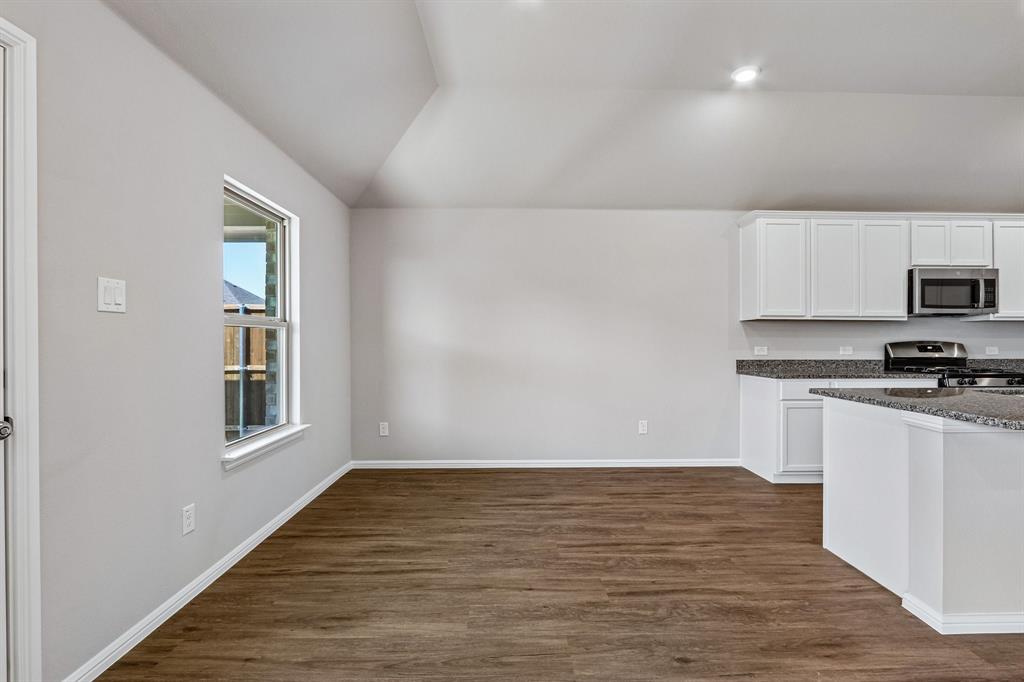 3300 Royal Forest Drive Property Photo 14