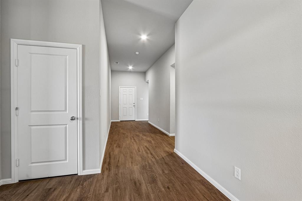 3300 Royal Forest Drive Property Photo 15